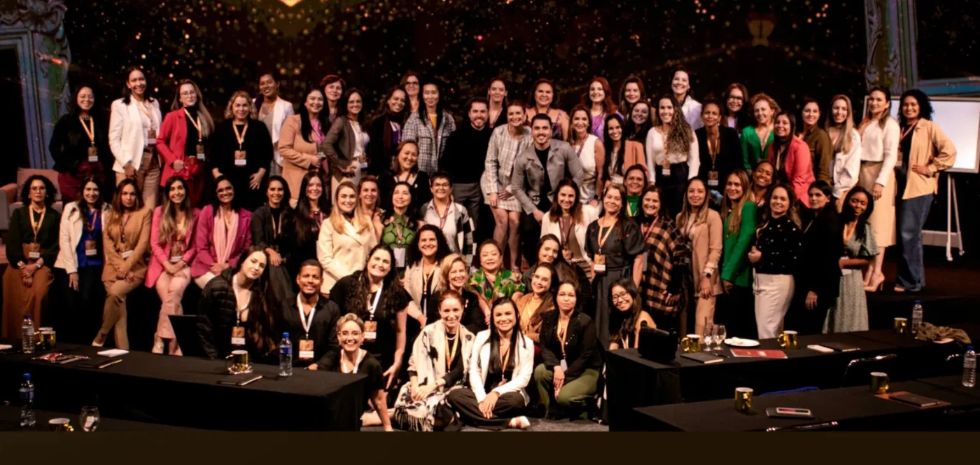 Alunos da Escola da Pele no evento presencial